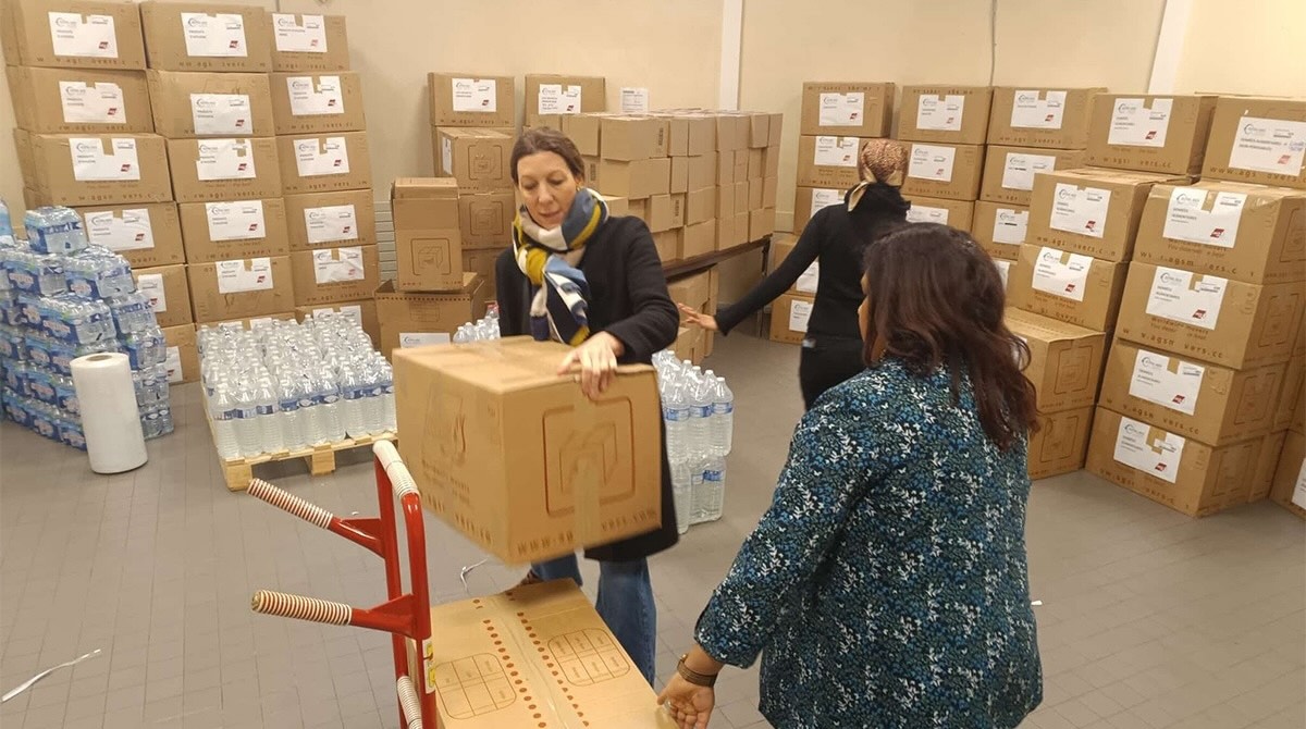 Une élue qui met la main à la « patte » !