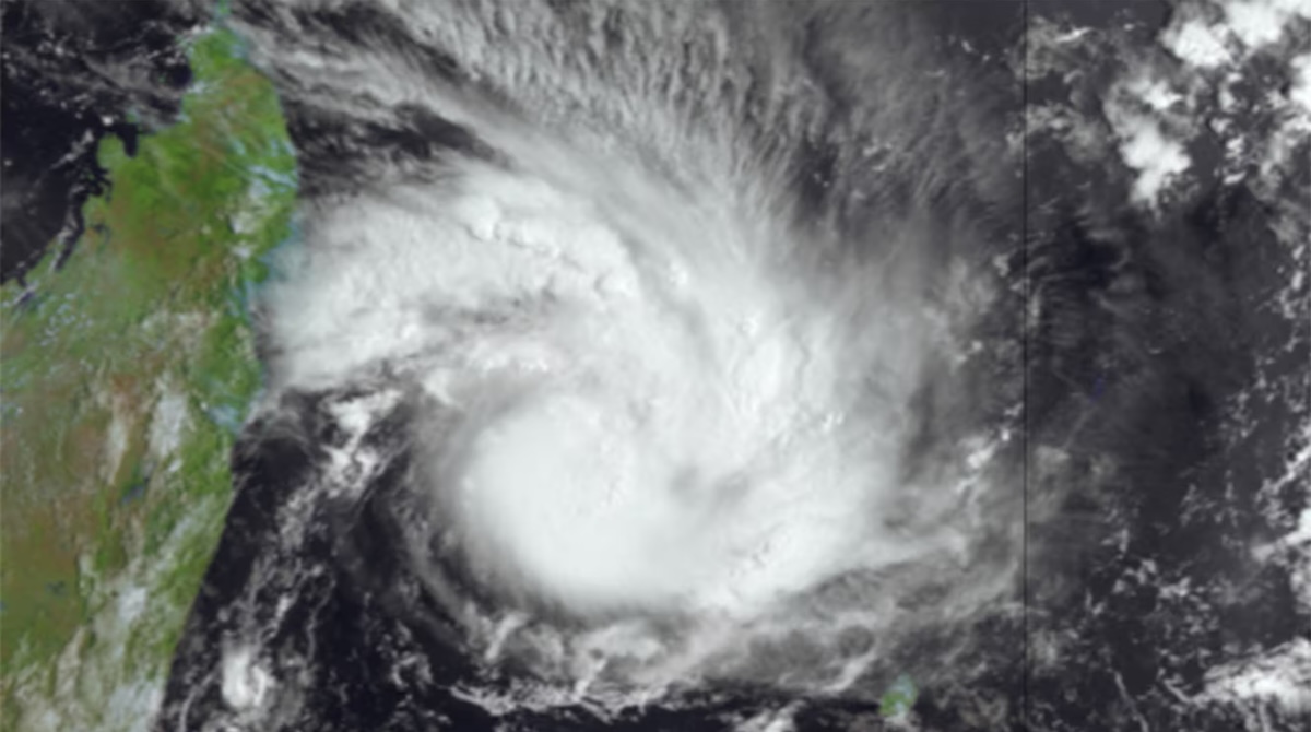 Une photo satellite montre la tempête Garance qui s'approche de l'île de la Réunion, le 26 février 2025. (AFP PHOTO / EUROPEAN SPACE AGENCY (ESA) AND THE COLORADO STATE UNIVERSITY-CIRA (CSU/CIRA))