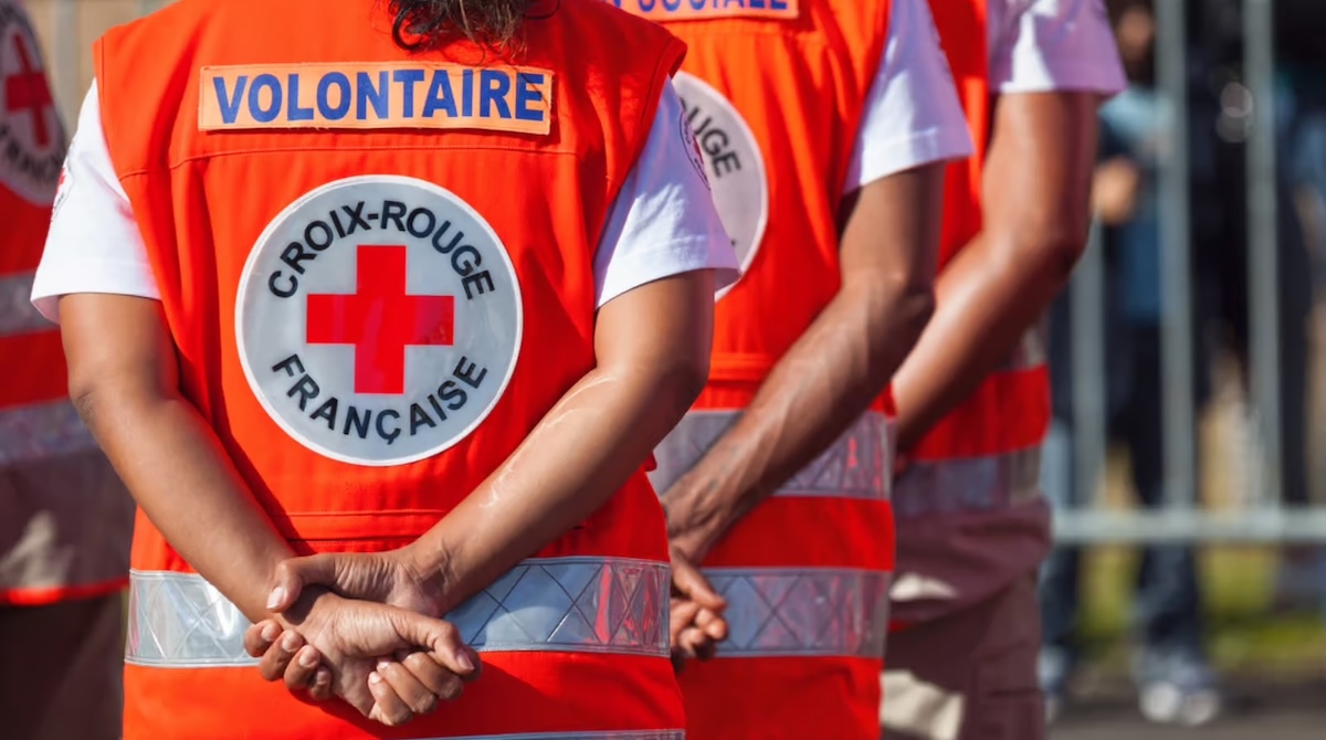 La Croix-Rouge conseille aux Français de préparer leur kit de survie face à la menace grandissante des catastrophes climatiques
